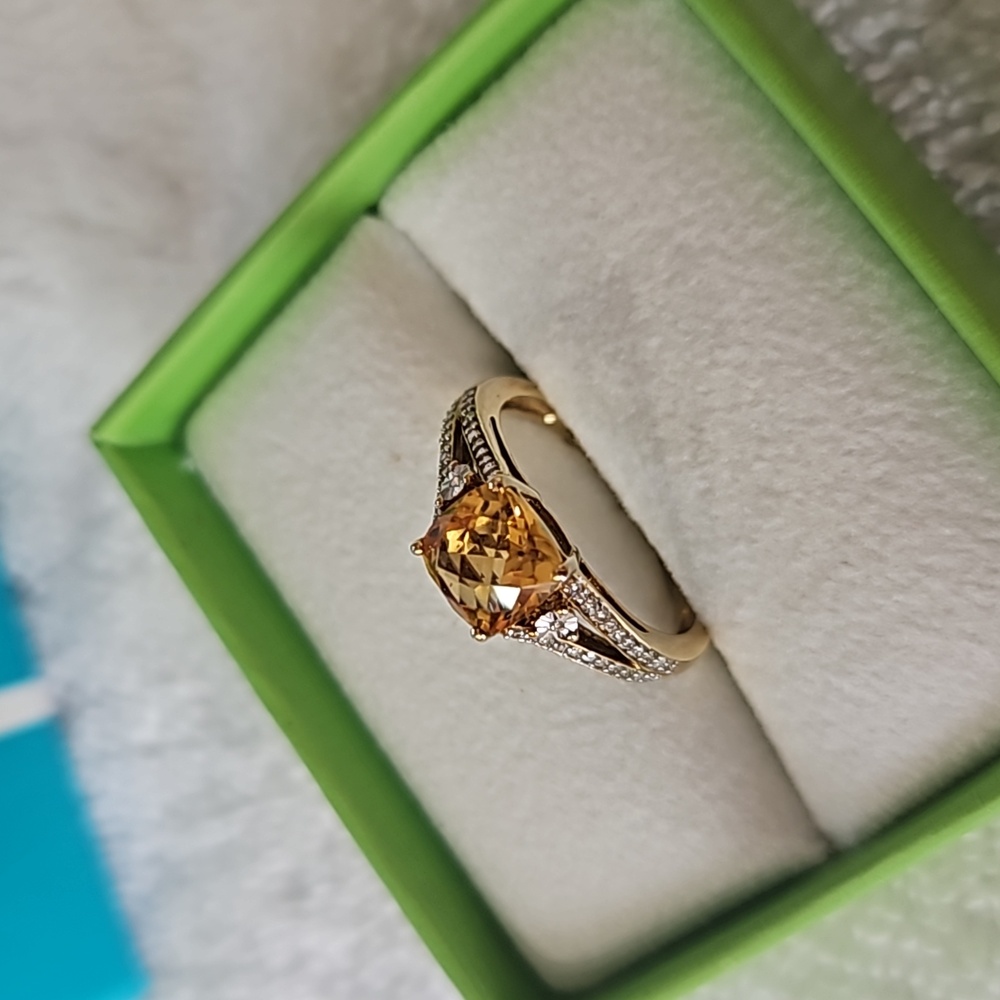 Genuine Citrine 10K Yellow Gold Ring!!! - Picture 4 of 16
